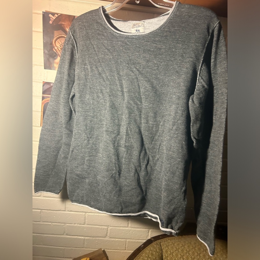 Grey sweatshirt